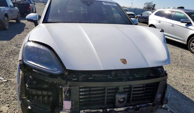 
								2025 Porsche Cayenne full									