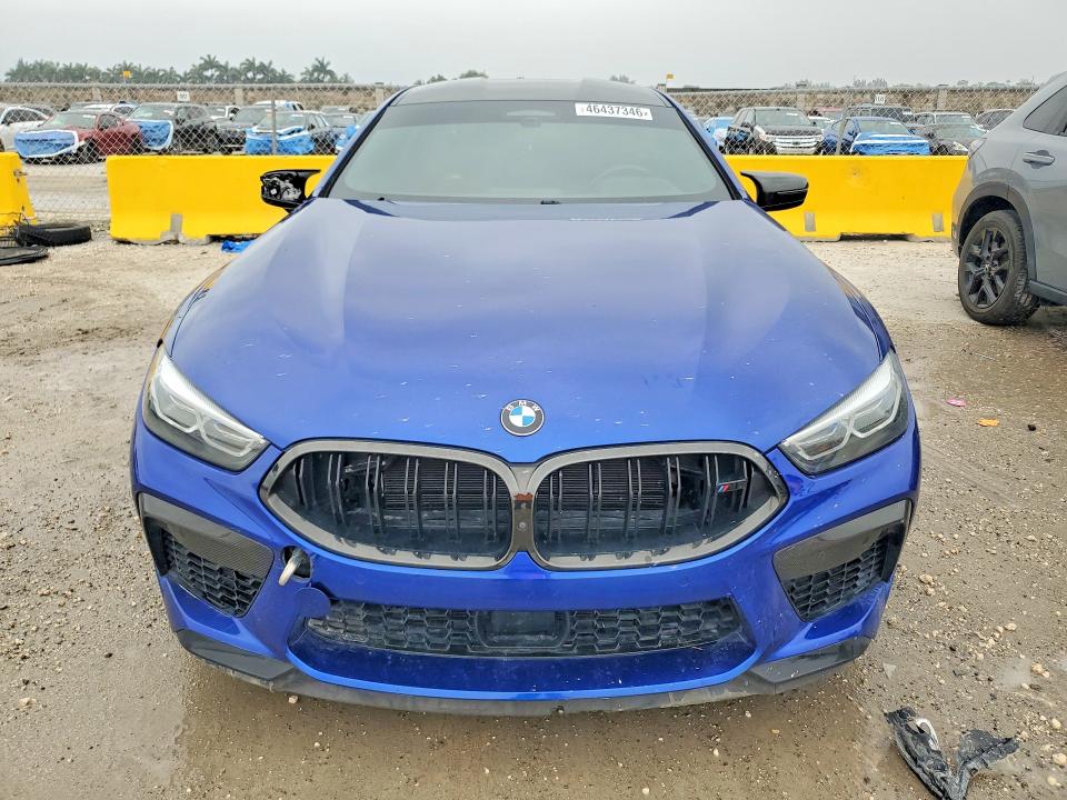 2022 BMW M8