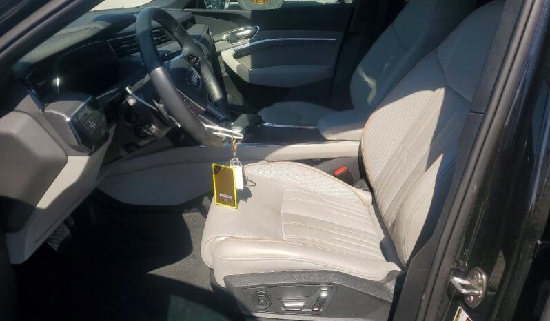 
								2024 Audi Q8 full									