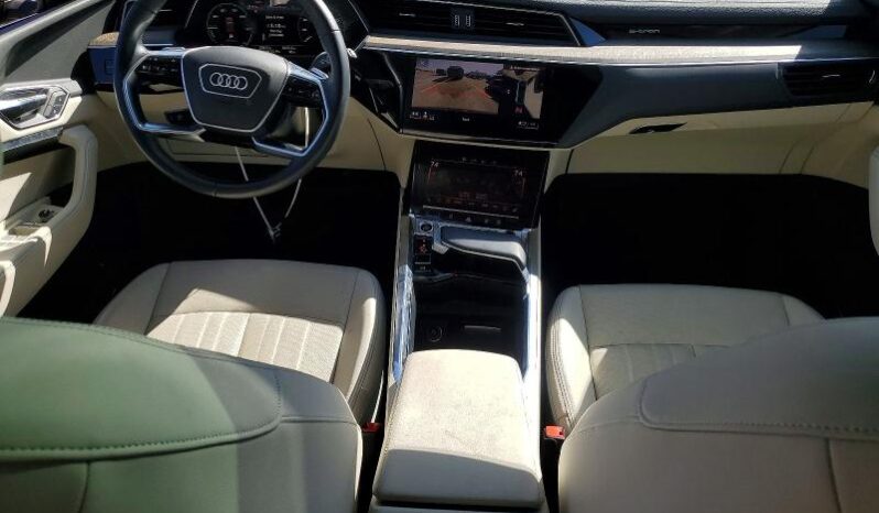 
								2024 Audi Q8 full									
