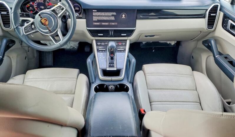 
								2022 Porsche Cayenne full									