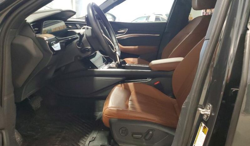 
								2024 Audi Q8 full									