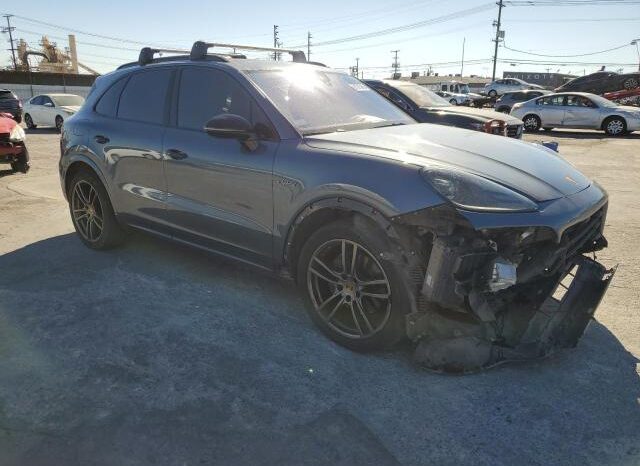 
								2019 Porsche Cayenne full									