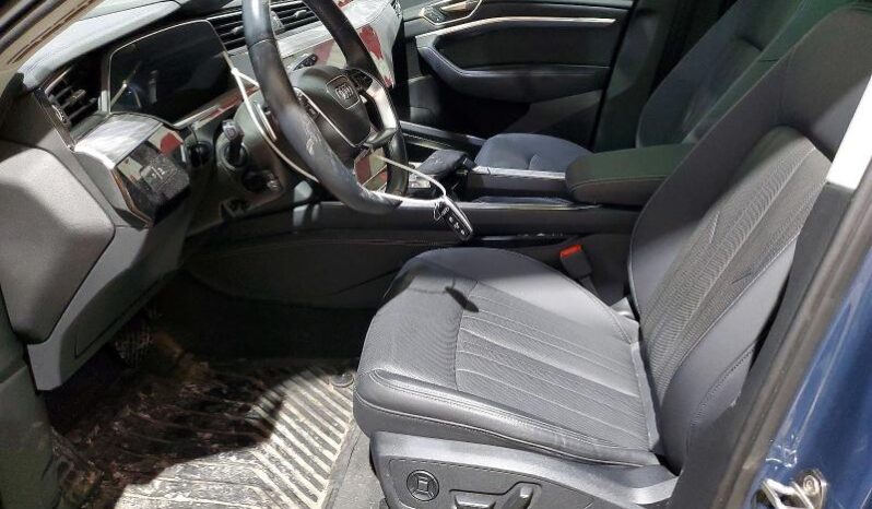 
								2024 Audi Q8 full									
