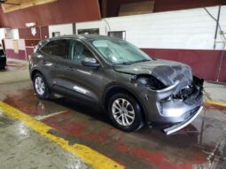 
										2020 Ford Escape se full									