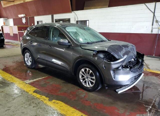
								2020 Ford Escape se full									