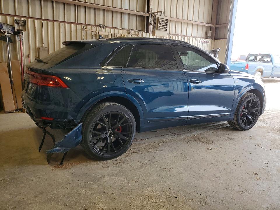 2022 Audi Q8