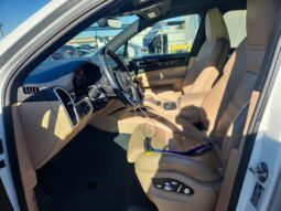 
										2020 Porsche Cayenne full									