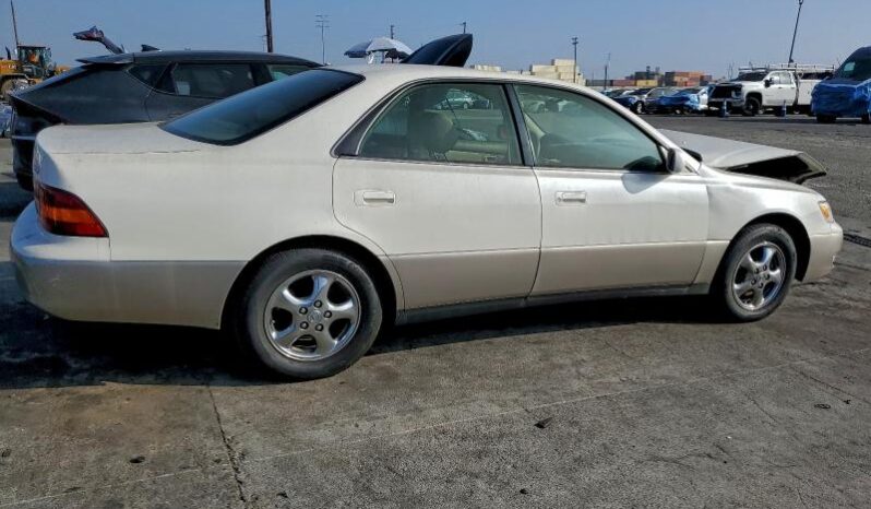 
								1998 Lexus Es 300 full									