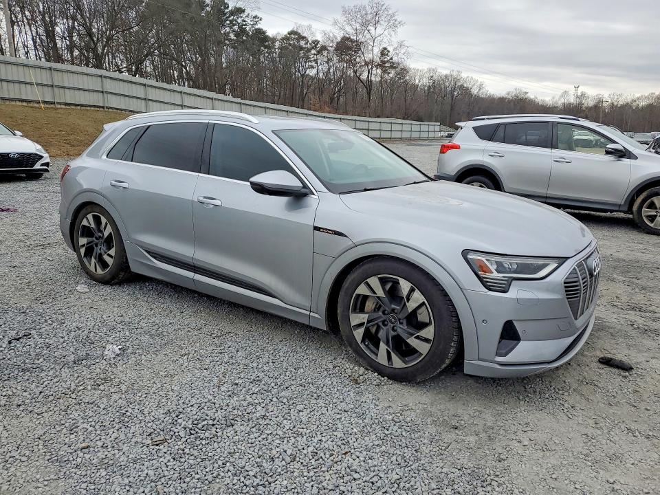 2022 Audi E-tron