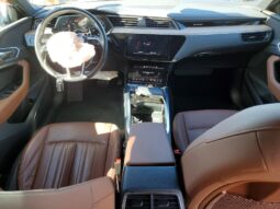 
										2024 Audi Q8 full									