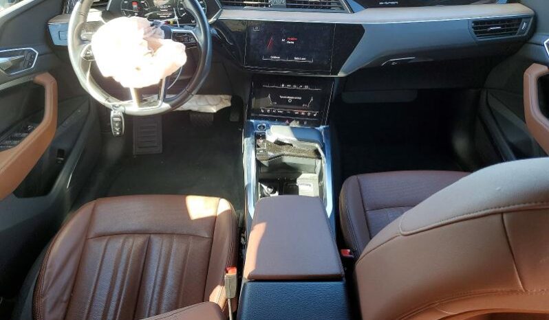 
								2024 Audi Q8 full									