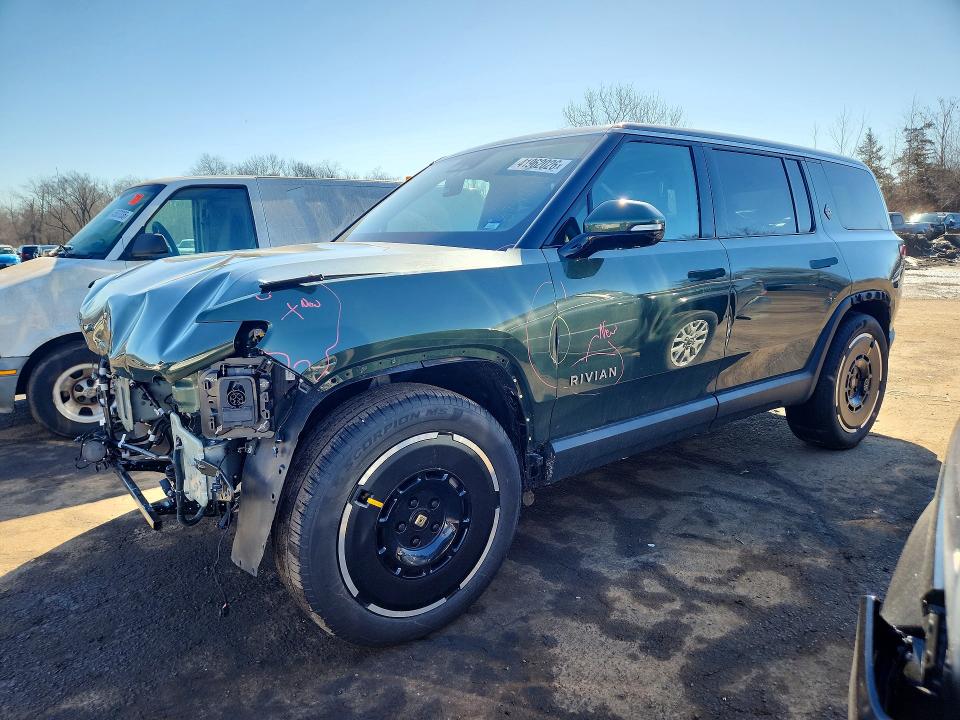 2025 Rivian R1s