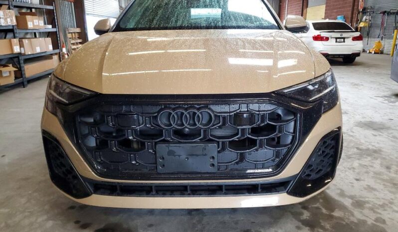
								2025 Audi Q8 full									