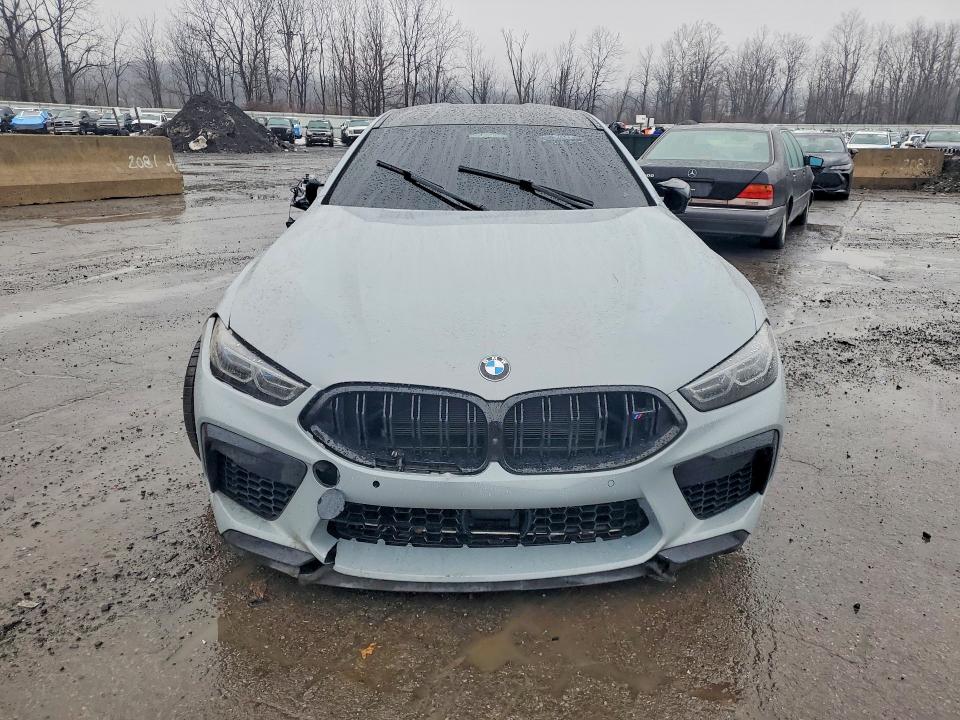 2025 BMW M8