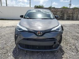 
										2021 Toyota C-hr full									