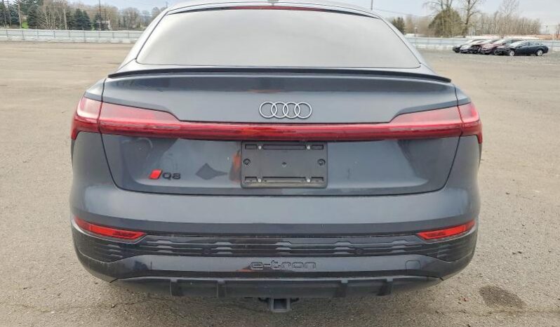 
								2024 Audi Q8 full									