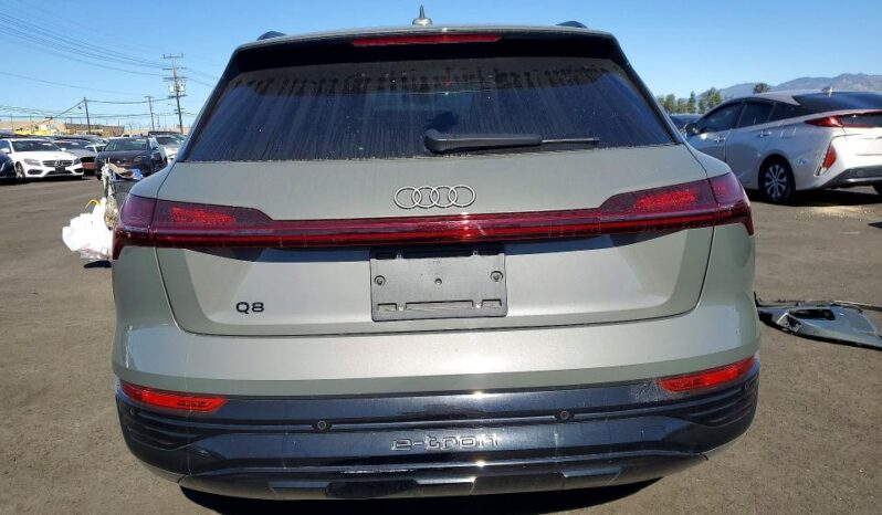 
								2024 Audi Q8 full									