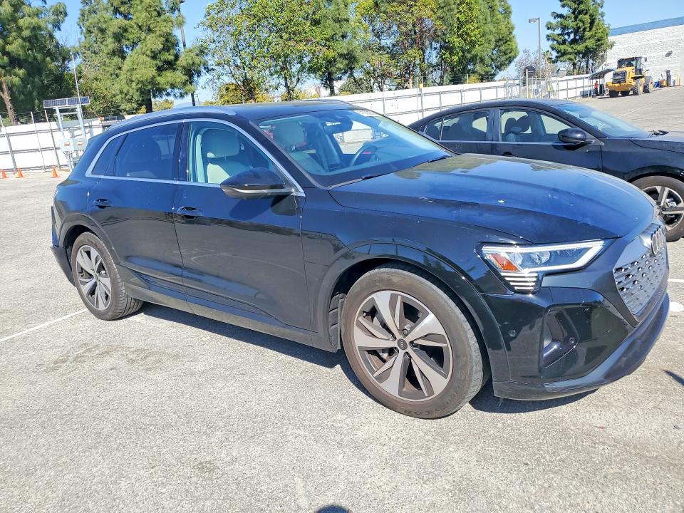 2024 Audi Q8