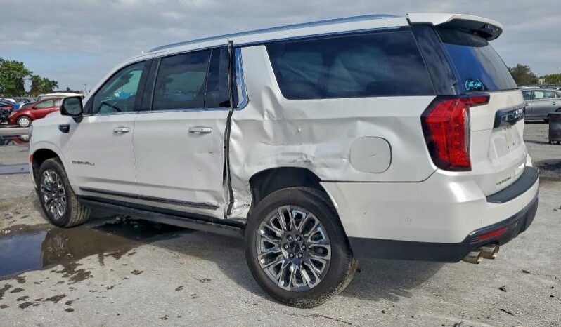
								2023 Gmc Yukon full									