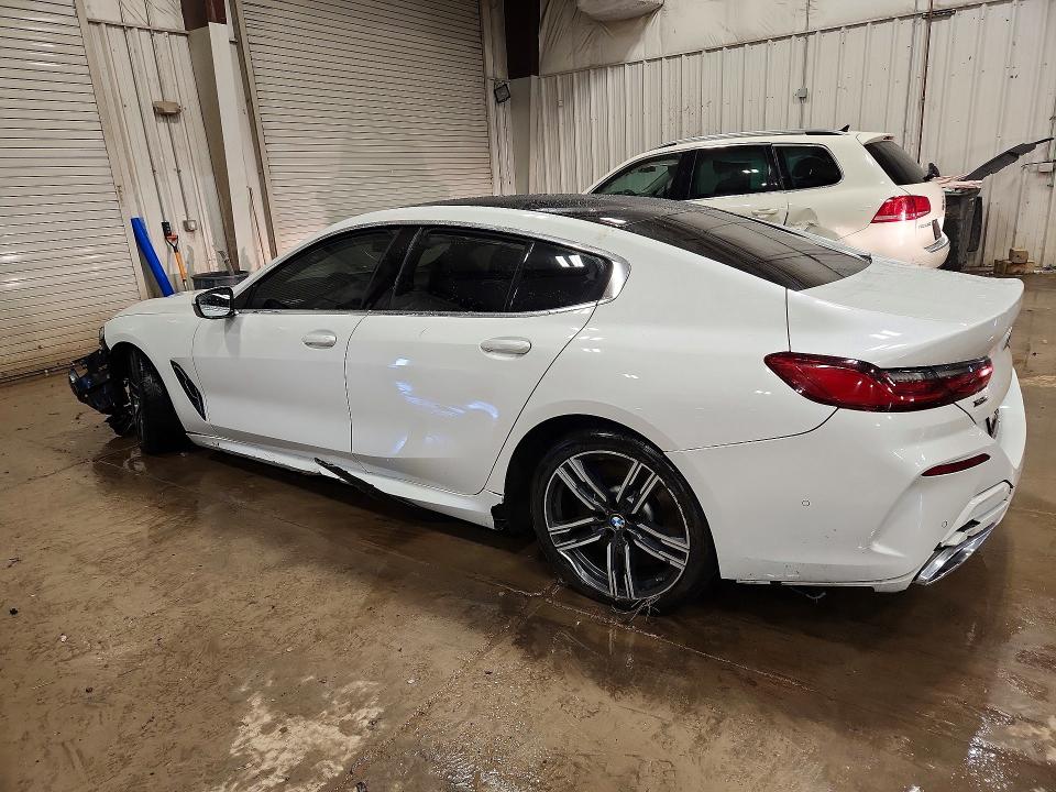 2021 BMW M8