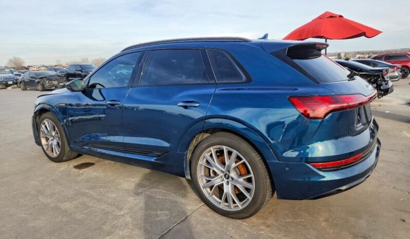 
								2021 Audi E-tron full									