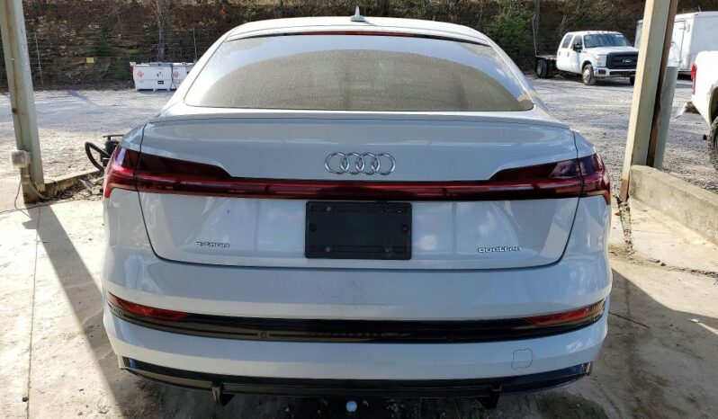 
								2022 Audi E-tron full									