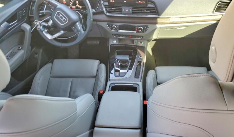 
								2022 Audi Q5 full									