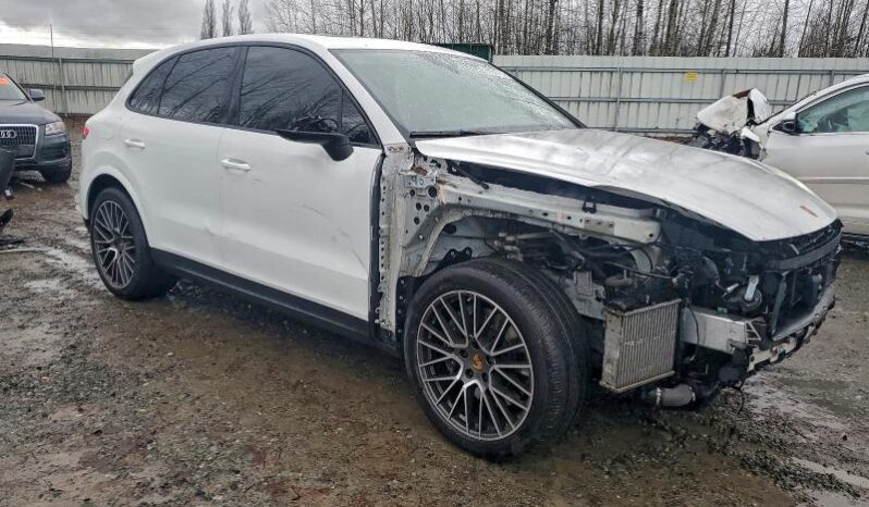 
								2021 Porsche Cayenne full									