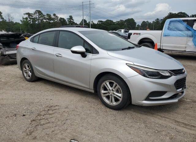 
								2018 Chevrolet Cruze full									