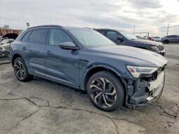 
										2024 Audi Q8 full									