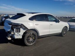 
										2022 Porsche Cayenne full									