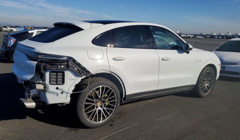 
								2022 Porsche Cayenne full									