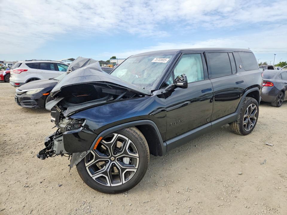 2025 Rivian R1s