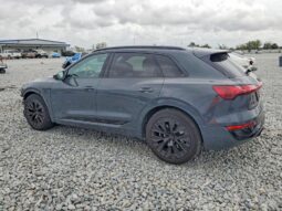
										2024 Audi Q8 full									
