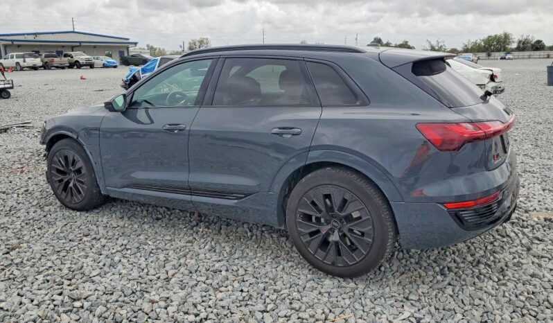 
								2024 Audi Q8 full									