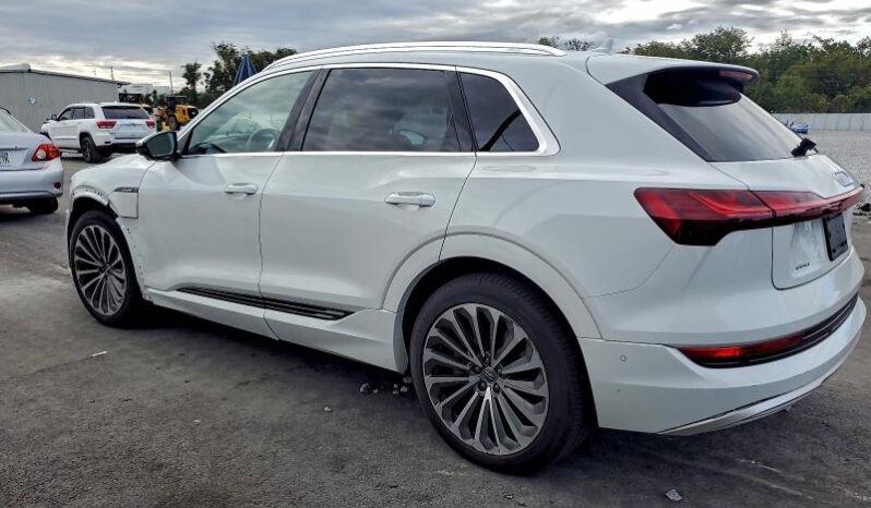 
								2019 Audi E-tron full									