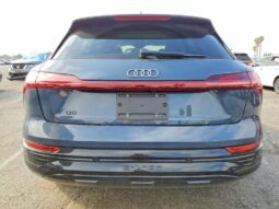 
										2024 Audi Q8 full									