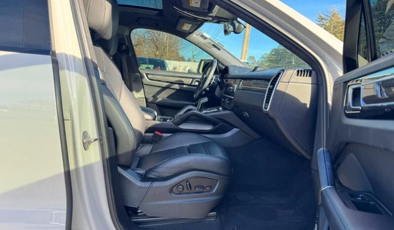 
								2022 Porsche Cayenne full									