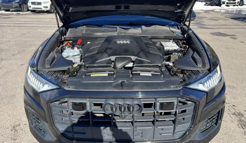 
								2019 Audi Q8 full									