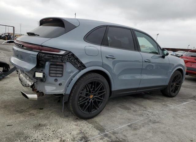 
								2025 Porsche Cayenne full									