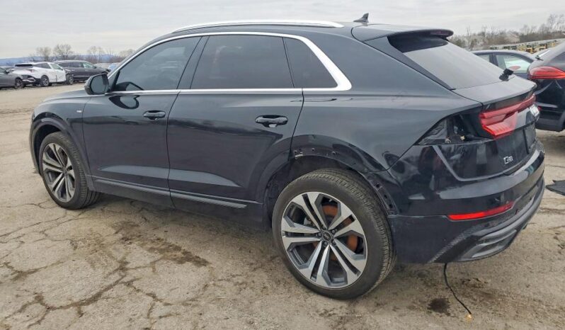 
								2022 Audi Q8 full									