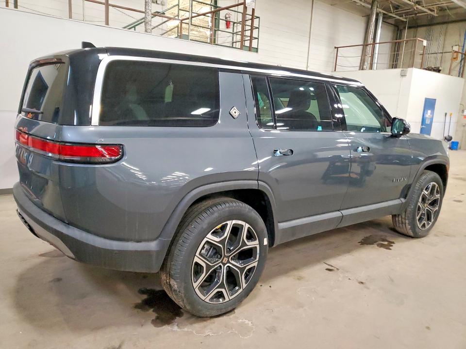 2025 Rivian R1s