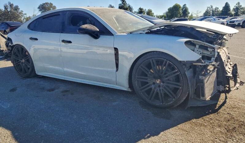 
								2017 Porsche Panamera full									