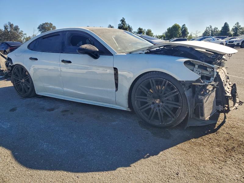 2017 Porsche Panamera