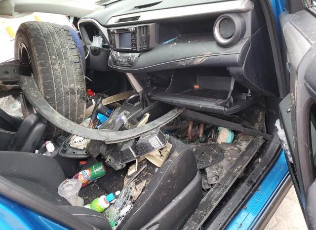 
								2017 Toyota Rav4 full									