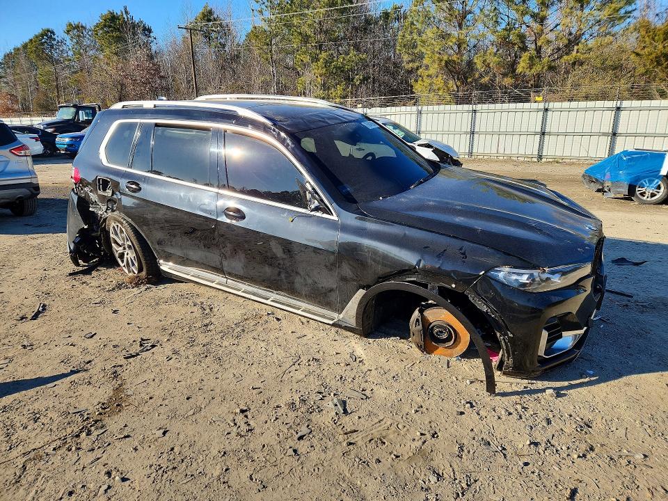 2021 BMW X7