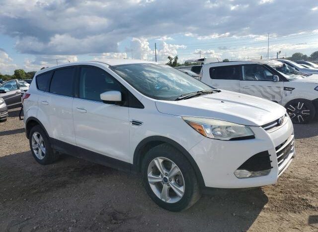 
								2015 Ford Escape se full									
