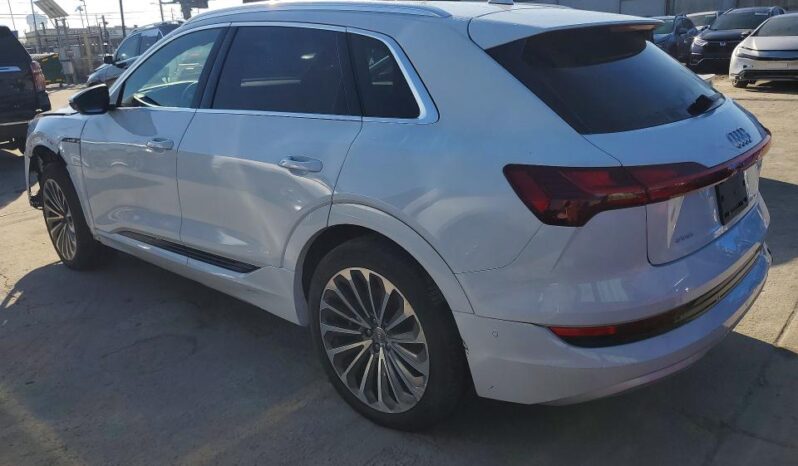 
								2019 Audi E-tron full									
