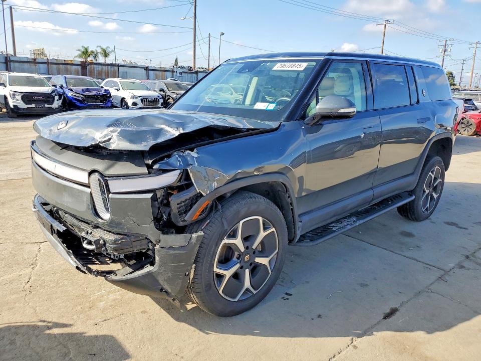 2024 Rivian R1s